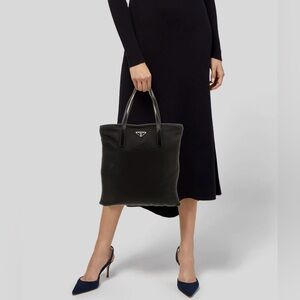 AUTH pre owned Prada Tessuto shopper w tags & dust bag. Nero. 15Wx14Lx3D